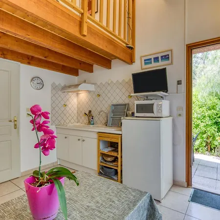 Desiree - D'hote Bed and Breakfast *